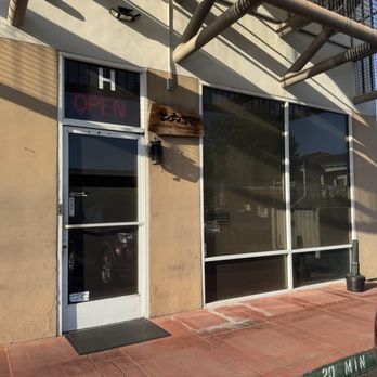 Izakaya Tonchinkan - exterior, business front - very hidden, next to a UPS - Izakaya Near Me - Arcadia, California Izakaya Tonchinkan - exterior, business front - very hidden, next to a UPS - Izakaya Near Me - Arcadia, California