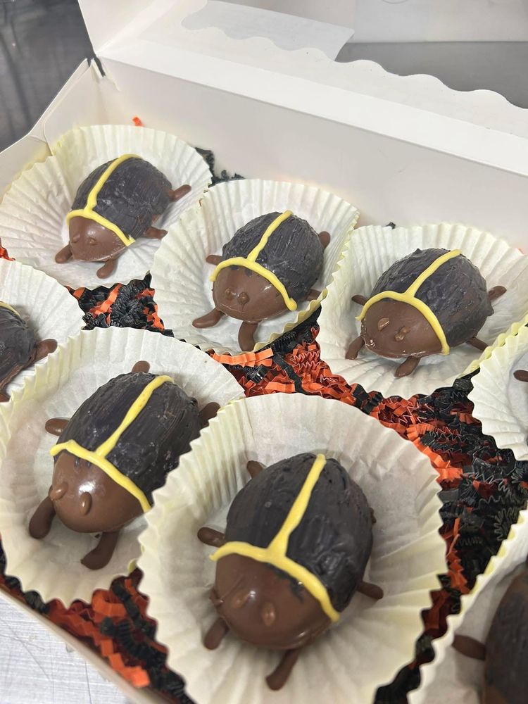 Tara's Candies Logo