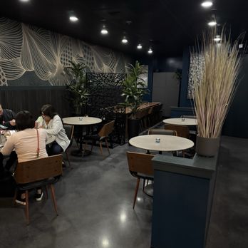 R&M Dessert Bar - Dining room - Desserts Near Me - Bellevue, Washington R&M Dessert Bar - Dining room - Desserts Near Me - Bellevue, Washington