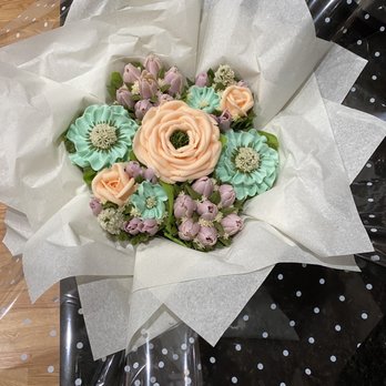 Love at First Bite Baking Co - Bouquet of cupcakes - Custom Cakes Near Me Love at First Bite Baking Co - Bouquet of cupcakes - Custom Cakes Near Me