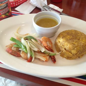 El Bajareque Restaurant - Latin American Near Me - Miami, Florida