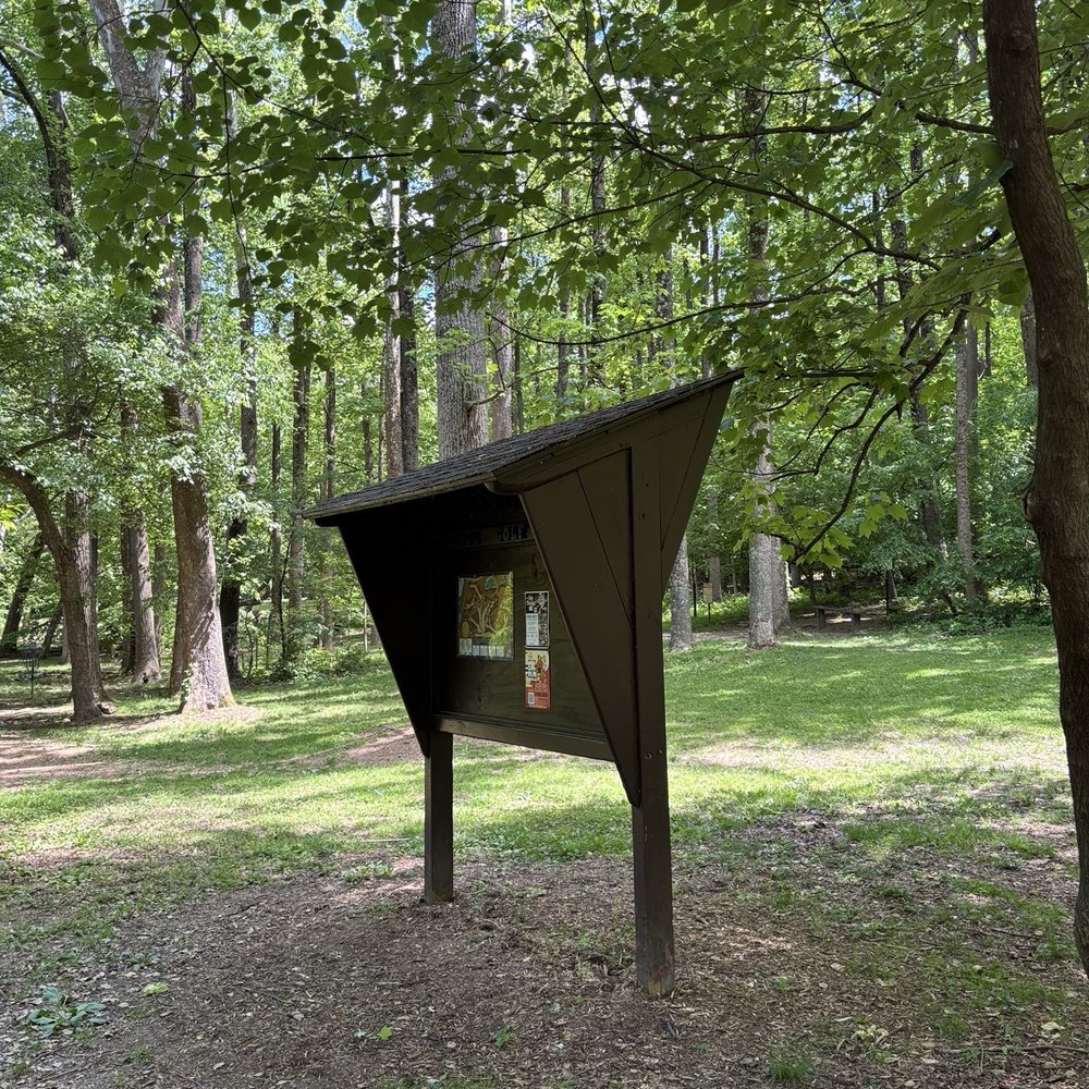 Bluemont Park Disc Golf Course - Kiosk w directions and info updates - Disc Golf Near Me - Arlington, Virginia