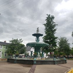 The Fountain Building - Fountain near the building
