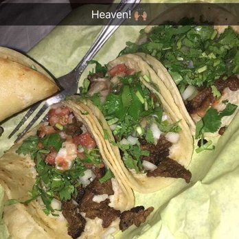 El Torazo - Carne asada tacos topped with fresh cilantro and pick de gallo. - Mexican Near Me - Long Beach, California El Torazo - Carne asada tacos topped with fresh cilantro and pick de gallo. - Mexican Near Me - Long Beach, California