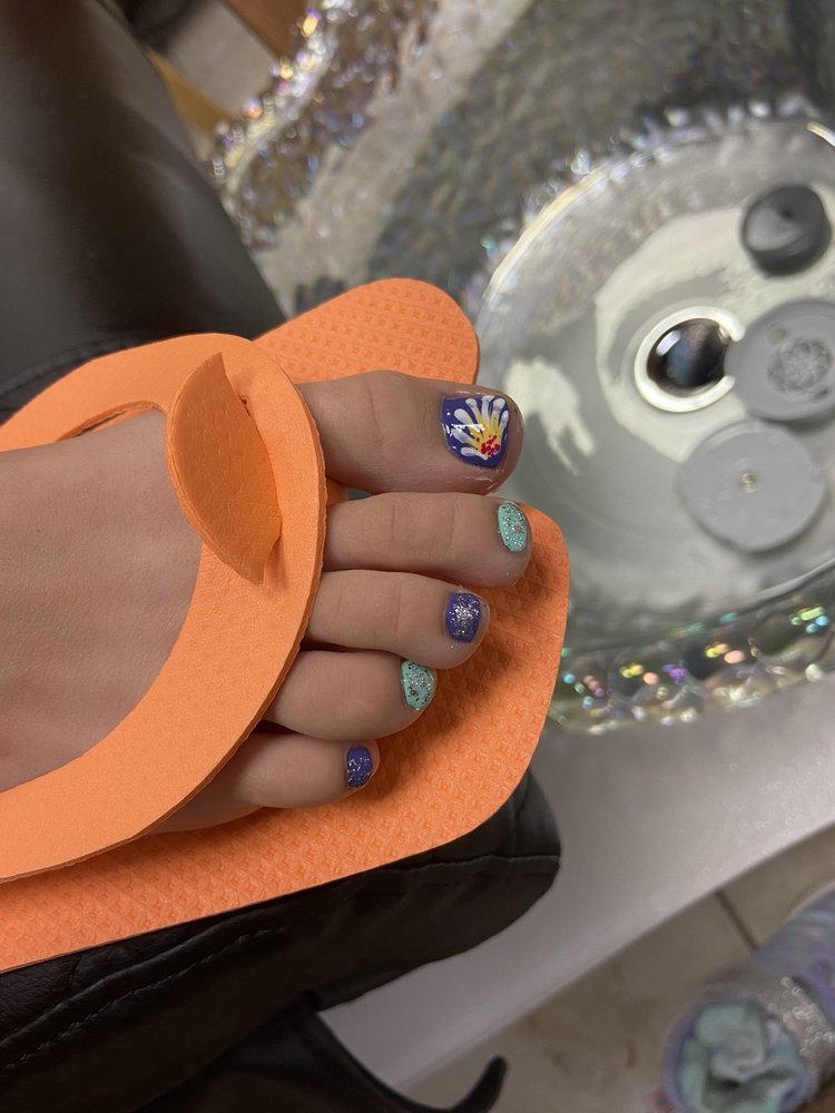 NEWARK NAIL SALON Updated September 2024 1073 N 21st St, Newark