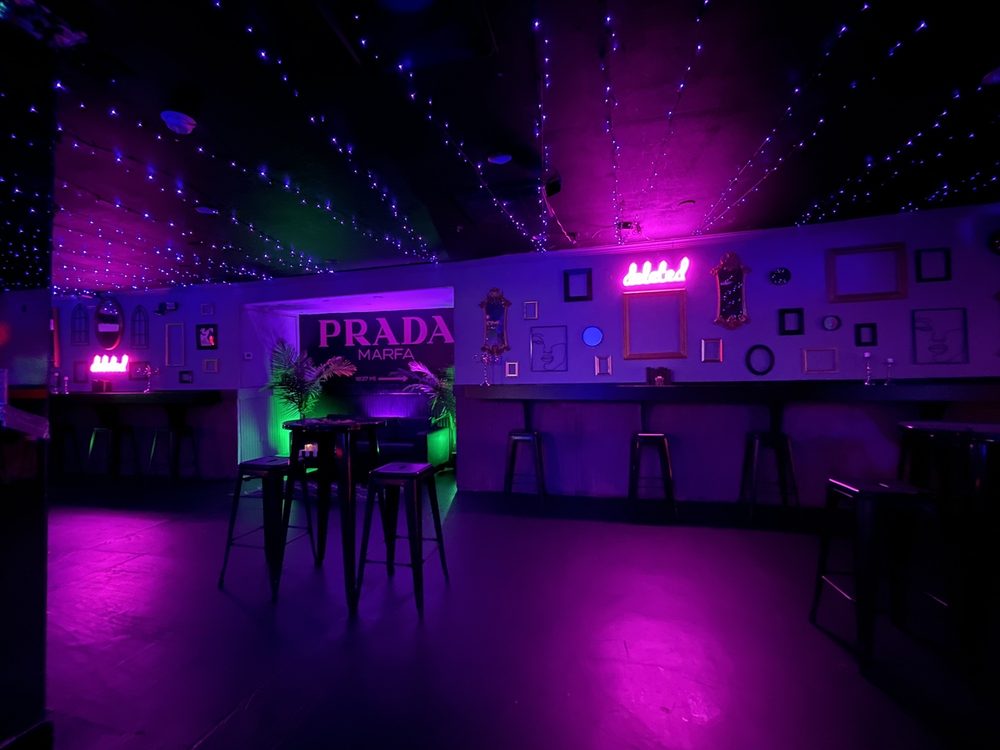 CREAM COCKTAIL LOUNGE Updated October 2024 527 W Hildebrand Ave