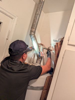 California Electrical Experts Logo