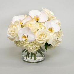 Viola Floral - All white is always elegant and in style