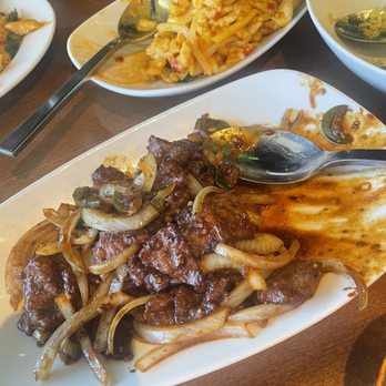 Burma Light - Basil & Dried Chili Beef (GFS), Mango Chicken (GFS) & interior of the restaurant. - Noodles Near Me - Folsom, California Burma Light - Basil & Dried Chili Beef (GFS), Mango Chicken (GFS) & interior of the restaurant. - Noodles Near Me - Folsom, California