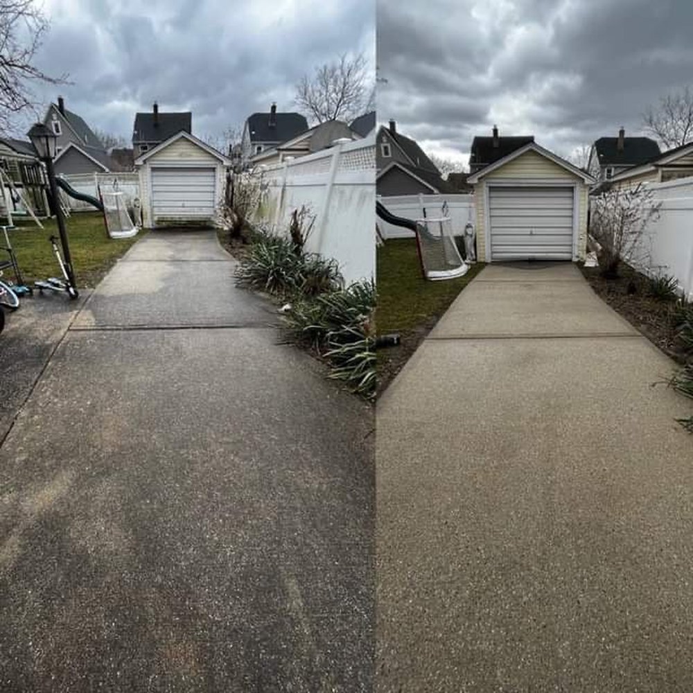 Gold Star Pressure Washing Roslyn - Driveway before and after. - Pressure Washers Near Me - Roslyn, New York Gold Star Pressure Washing Roslyn - Driveway before and after. - Pressure Washers Near Me - Roslyn, New York