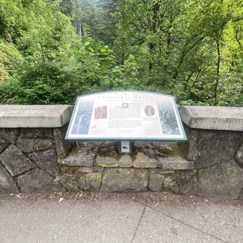 Latourell Falls - Hiking Near Me - Portland, Oregon Latourell Falls - Hiking Near Me - Portland, Oregon