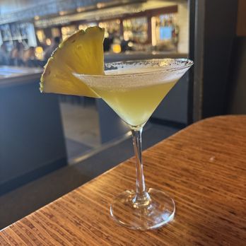Willi's Seafood & Raw Bar - Pineapple Drop - Seafood Near Me - Healdsburg, California
