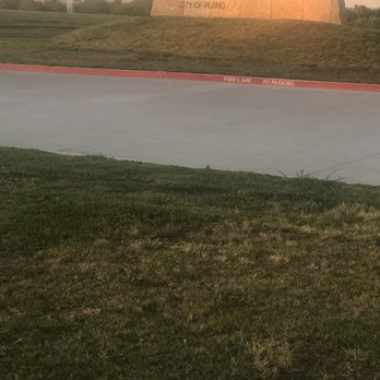 Windhaven Meadows Park - The entry way - Parks Near Me - Plano, Texas