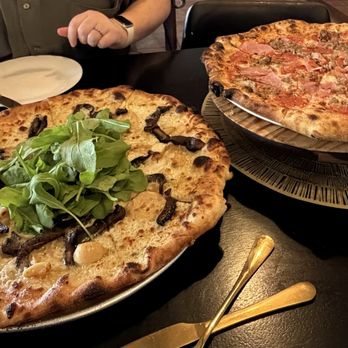 Point Break Pizza & Panini - White Caps and Boss Hog pizzas - Pizza Near Me - Wailuku, Hawaii Point Break Pizza & Panini - White Caps and Boss Hog pizzas - Pizza Near Me - Wailuku, Hawaii