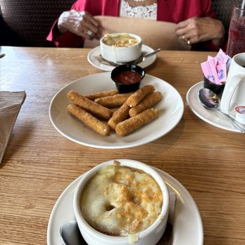 Applebee's Grill + Bar - French onion soup and mozzarella sticks - American Near Me - Catonsville, Maryland Applebee's Grill + Bar - French onion soup and mozzarella sticks - American Near Me - Catonsville, Maryland