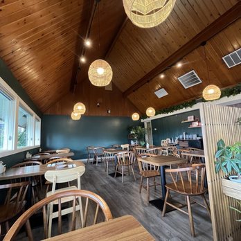 Engawa Fusion - Engawa Fusion (Sacramento, CA): Beautiful interior - Sushi Bars Near Me - Sacramento, California