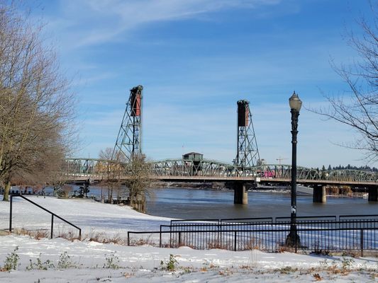 Tom McCall Waterfront Park by null