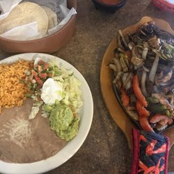 Las Palmeras - Steak & chicken sizzling fajitas with toppings