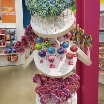 It'Sugar - a display of lollipops in a store - Candy Stores Near Me - Rosemont, Illinois It'Sugar - a display of lollipops in a store - Candy Stores Near Me - Rosemont, Illinois