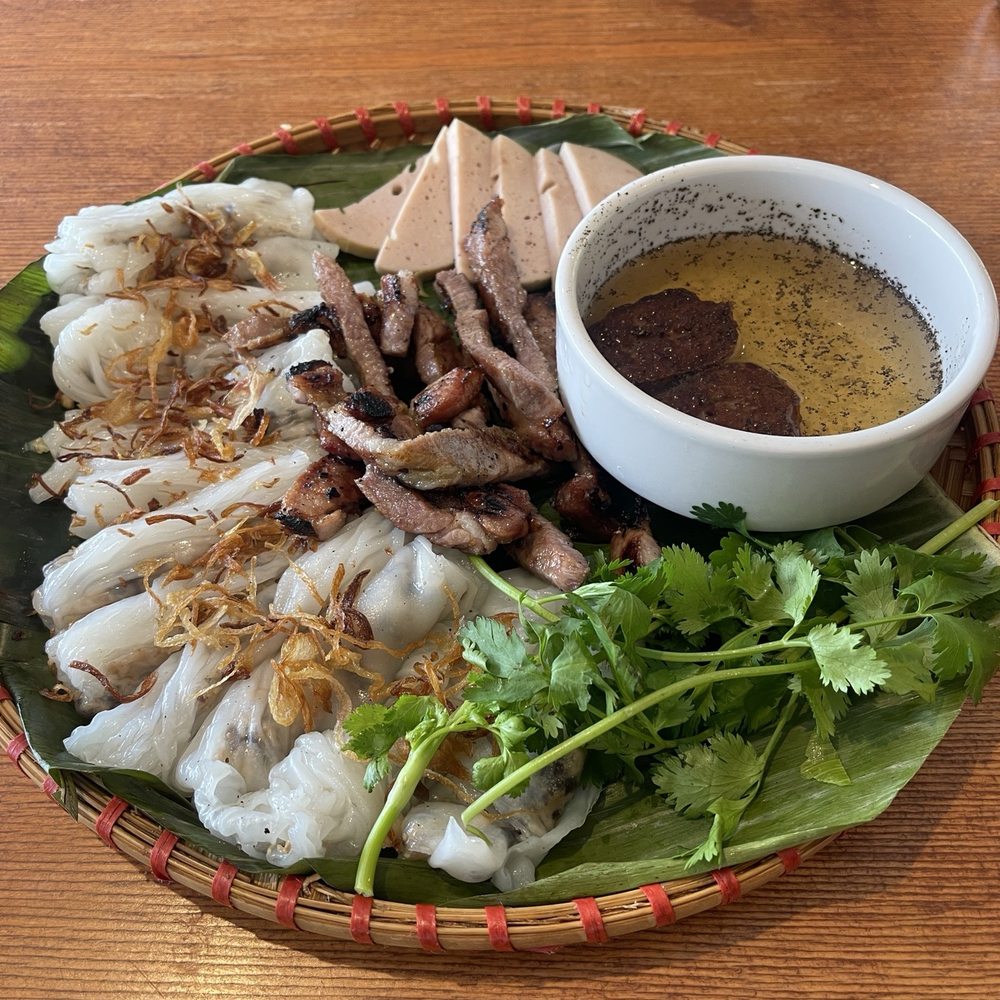 T'Ami Restaurant - Banh Cuon Mixed - Vietnamese Near Me - Montreal, Quebec T'Ami Restaurant - Banh Cuon Mixed - Vietnamese Near Me - Montreal, Quebec