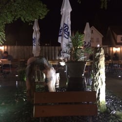 Wilhelmshöhe - Die Sprudelsteine im Biergarten