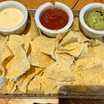 Chili's - Dip trio appetizer - white queso, salsa and guacamole - Bars Near Me - Victorville, California