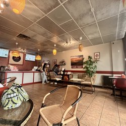 Tira's Foods - Dining area