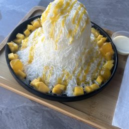 Mango shaved ice cream