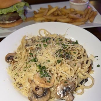 The Dalton Royal - Alfredo Pasta (no chicken, sub mushrooms) - Mediterranean Near Me - Meridian, Idaho The Dalton Royal - Alfredo Pasta (no chicken, sub mushrooms) - Mediterranean Near Me - Meridian, Idaho