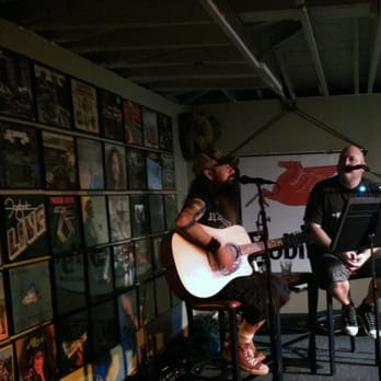The Cottage - Live music with great sound at The Cottage - Dive Bars Near Me - Dallas, Texas The Cottage - Live music with great sound at The Cottage - Dive Bars Near Me - Dallas, Texas
