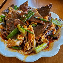 Szechuan Noodle Bowl - Beef lungs in chili sauce