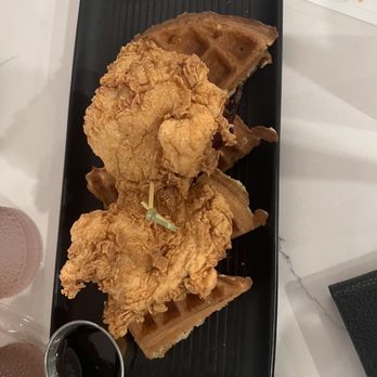 Toast Kitchen & Bar - Chicken and waffles - Breakfast & Brunch Near Me - Whittier, California Toast Kitchen & Bar - Chicken and waffles - Breakfast & Brunch Near Me - Whittier, California