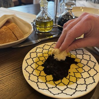 Vagabondo  - Sliced Italian bread with olive oil and balsamic - Sicilian Near Me - Excelsior, Minnesota