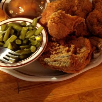 Tiff's Cafe - a plate of fried chicken and green beans - Breakfast & Brunch Near Me - Marissa, Illinois