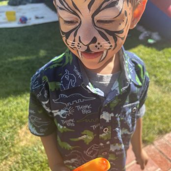 Dazzling Faces - Tiger - Face Painting Near Me