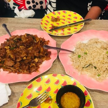 The Green Papaya - Drunken noodle, Thai basil fried rice and roti canai I ate that - Thai Near Me - River Edge, New Jersey The Green Papaya - Drunken noodle, Thai basil fried rice and roti canai I ate that - Thai Near Me - River Edge, New Jersey