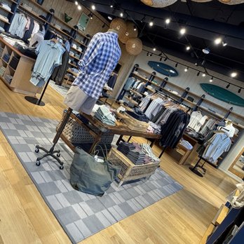 Faherty Virginia Beach - Men's Clothes - Men's Clothing Near Me - Virginia Beach, Virginia Faherty Virginia Beach - Men's Clothes - Men's Clothing Near Me - Virginia Beach, Virginia