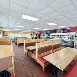 Taqueria Los Molcajetes - Dining area is basic but comfortable
