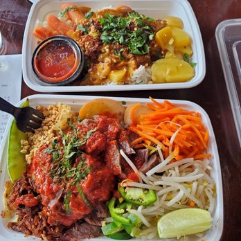 Asian Box - Ox box, bottom. Chicken curry, top. Notice the portion size difference. - Asian Fusion Near Me - Burlingame, California Asian Box - Ox box, bottom. Chicken curry, top. Notice the portion size difference. - Asian Fusion Near Me - Burlingame, California