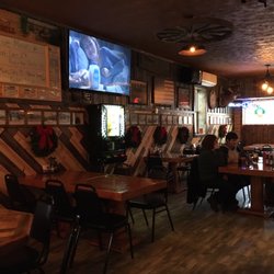 Huck's Pub and Grill