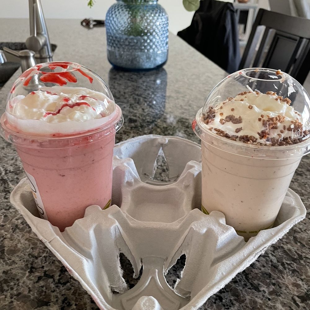 Sammy’s Sliders - Cookie butter crunch & strawberry cheesecake shakes (served with a spoon) - New American Near Me - Winston-Salem, North Carolina Sammy’s Sliders - Cookie butter crunch & strawberry cheesecake shakes (served with a spoon) - New American Near Me - Winston-Salem, North Carolina