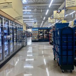 Hannaford Supermarket - Hannaford Esperance NY. Very clean and well kept. Nice store.