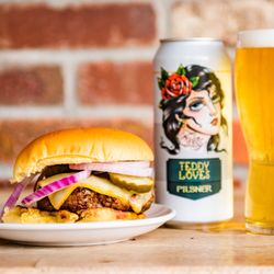 Teddy's Tavern - The famous Teddy's burger!
