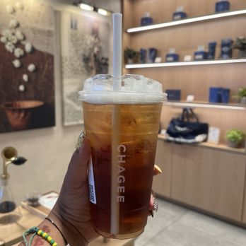 Chagee Modern Teahouse - Peach green tea - Tea Rooms Near Me - Ontario, California Chagee Modern Teahouse - Peach green tea - Tea Rooms Near Me - Ontario, California