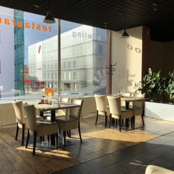 Barsini bowling restaurant - Výhled na ulici