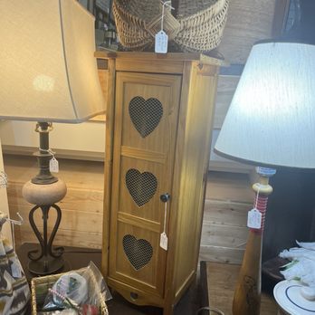 The Picking Coop - Antiques Near Me - Fayetteville, North Carolina