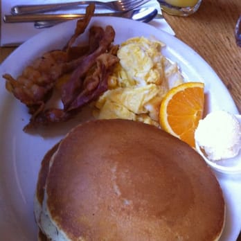 Foxy's Restaurant - Pancakes - Diners Near Me - Glendale, California