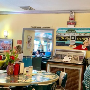 Owl Diner - inside the diner - Diners Near Me - Lowell, Massachusetts