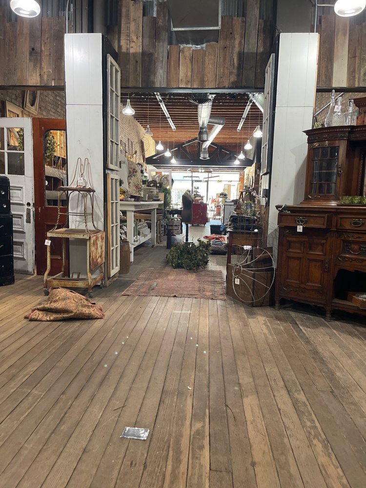 VINTAGE HOUSE BY J AND FRIENDS Updated September 2024 10 Photos