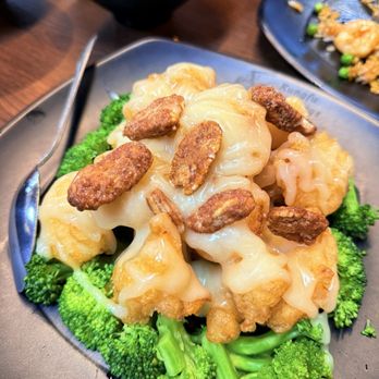Kungfu Dumplings - G11. Honey Walnut Shrimp - Chinese Near Me - Las Vegas, Nevada Kungfu Dumplings - G11. Honey Walnut Shrimp - Chinese Near Me - Las Vegas, Nevada